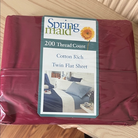 200 Thread Count Bedding Set - Picture 1 of 2